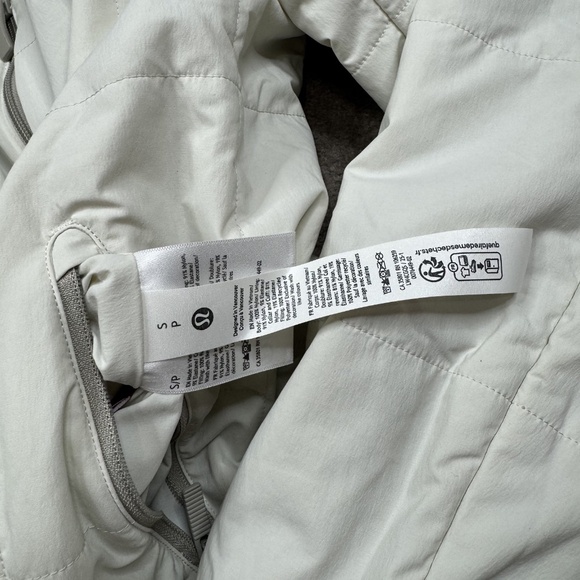 Lululemon Bomber Jacket Women's Size S Gray White Reversible Cropped - Picture 7 of 7